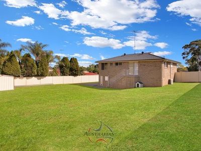 2 Barrallier Way, St Clair