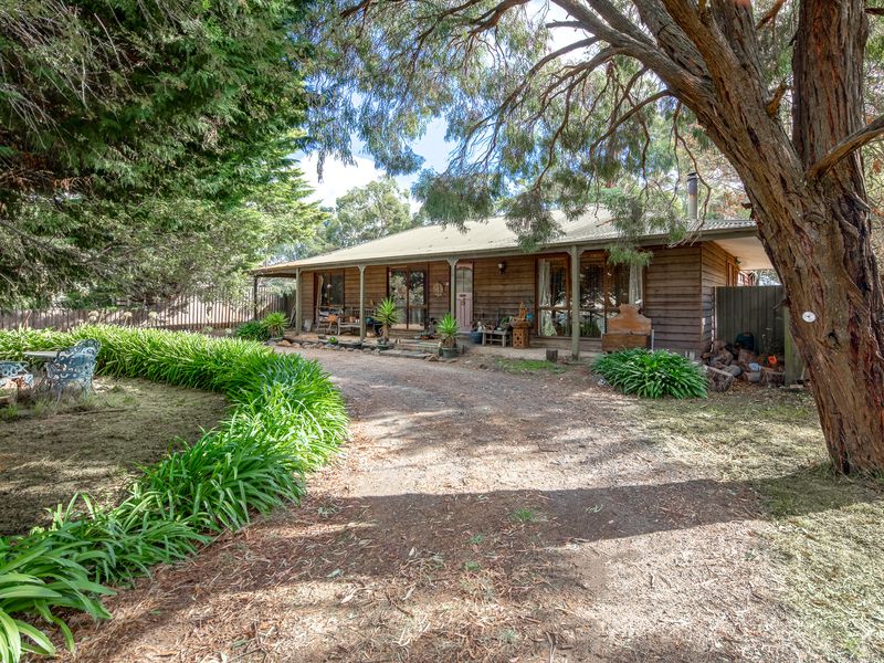 17 White Avenue, Romsey