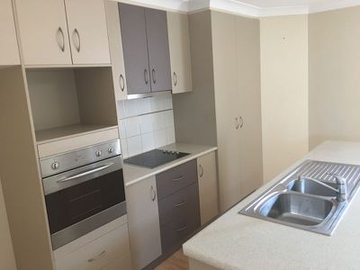 3 / 8 Ball Street, Drayton