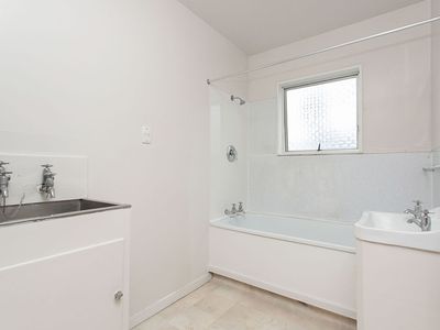 3 / 135 Huxley Street, Sydenham