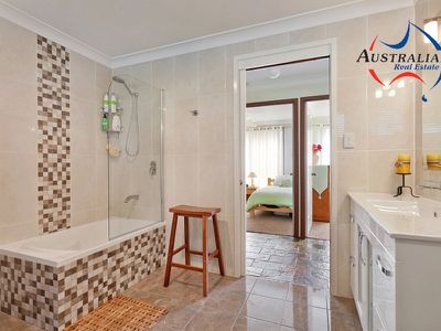 18 Ireland Street, St Clair