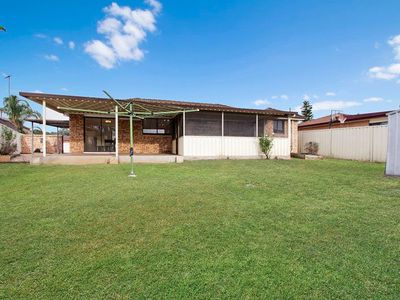 5 Pine Creek Circuit, St Clair