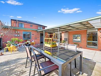 11 Suffolk Road, Sunshine North