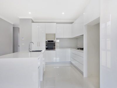 13 Kemerton Street, St Clair