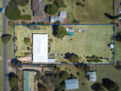 14 Newnham Drive, Romsey