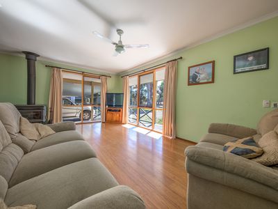 1277 Three Chain Road, Newham