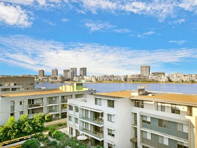 704 / 7 Stromboli Strait, Wentworth Point