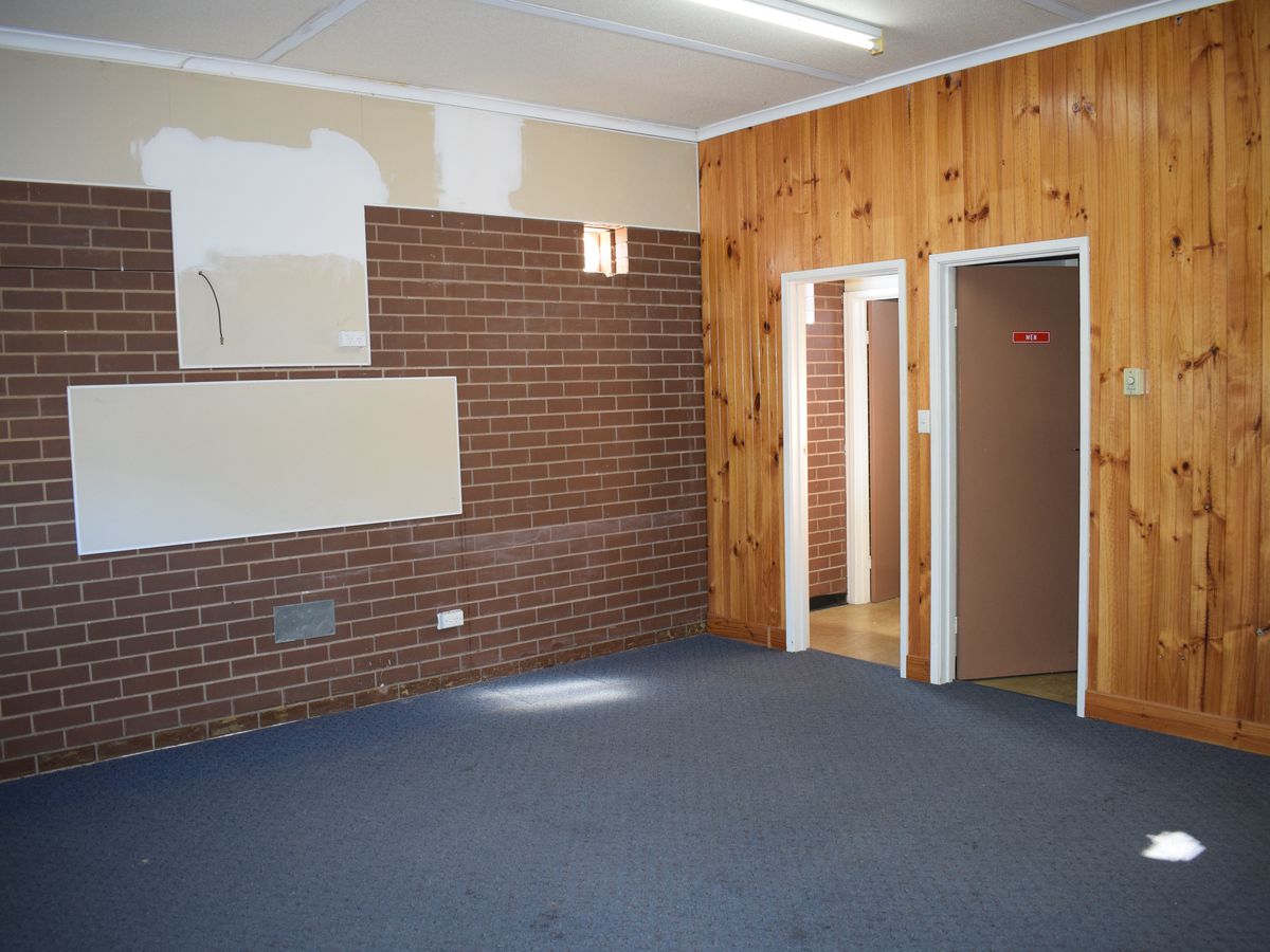 83 Grant Street South, Inglewood