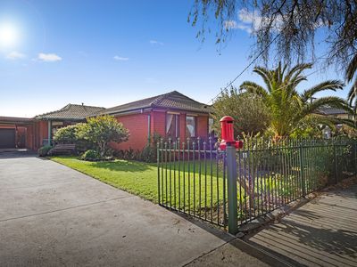 11 Suffolk Road, Sunshine North