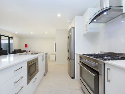 43 White Cedar Avenue, Claremont Meadows