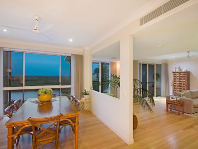 2 / 9 Fairway Drive, Banora Point