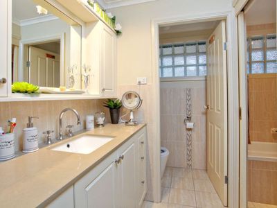 33 Dryberry Avenue, St Clair