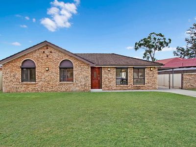 5 Pine Creek Circuit, St Clair