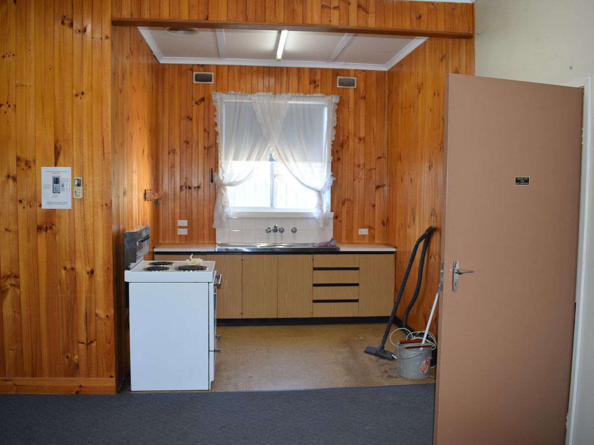 83 Grant Street South, Inglewood