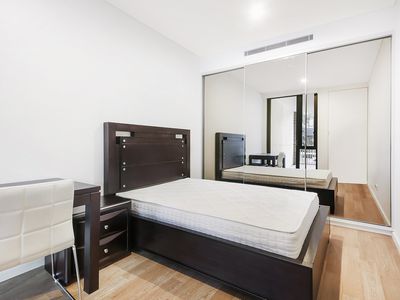 010C / 1 Muller Lane, Mascot