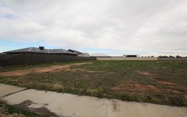 39 Stockton Drive, Horsham