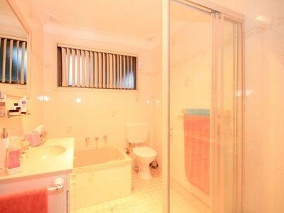 32 Menzies Cct,, St Clair