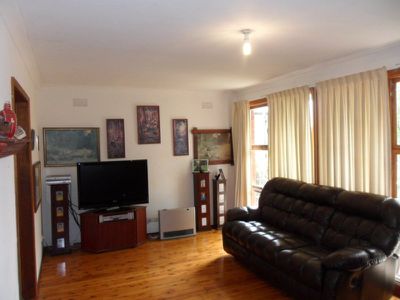 23 White Parade, St Marys