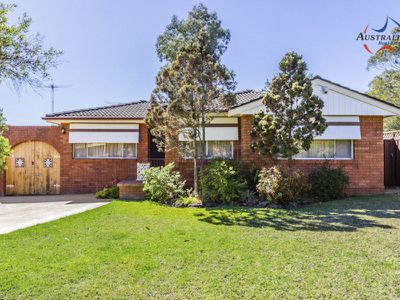 4 Mortimer Lewis Grove, St Clair