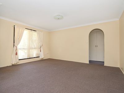 1 / 329 West Street, Harristown