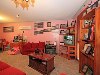 6 Redfern Glen, St Clair