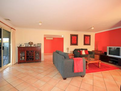 15 Belledale Close, St Clair