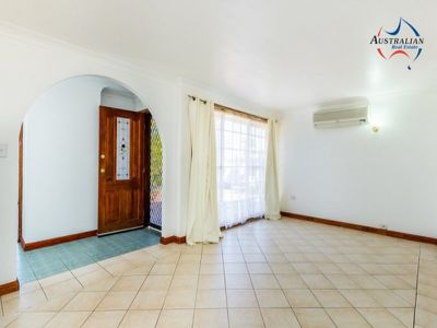 6 Kingfisher Way, St Clair