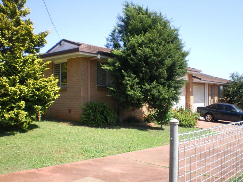 2 / 117 South Street, Centenary Heights