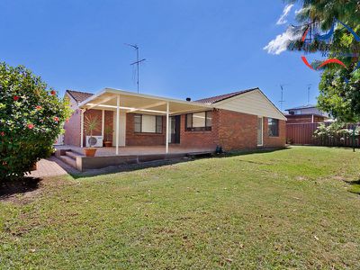 72 Pine Creek Circuit, St Clair