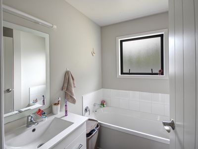 14 Clearwater Street, Broad Bay