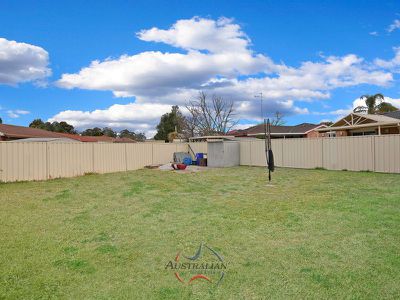 81 Explorers Way, St Clair