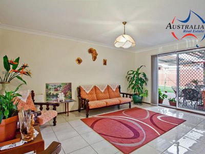 70 Cook Parade, St Clair