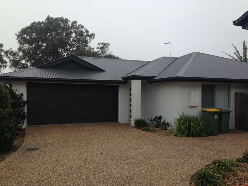 2 / 5 Sunset Drive, Glenvale