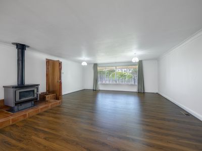 14 Newnham Drive, Romsey