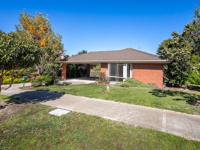 8 Crawford Way, Sunbury