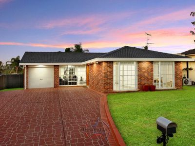 6 Kingfisher Way, St Clair