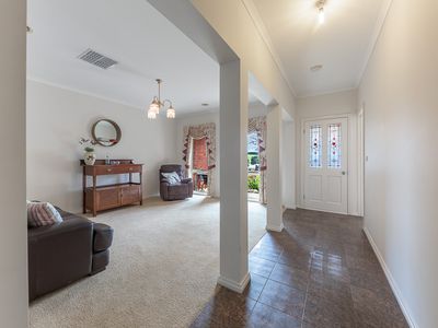 2 Larissa Close, Romsey