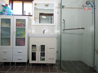 1 Plover Close, St Clair