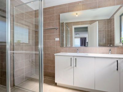 20 Ivor Avenue, Middleton Grange