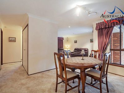 14 Pine Creek Circuit, St Clair