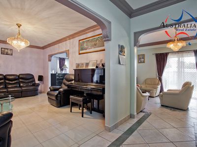 6 Galway Court, St Clair