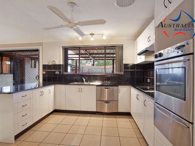 7 Snowy Close, St Clair