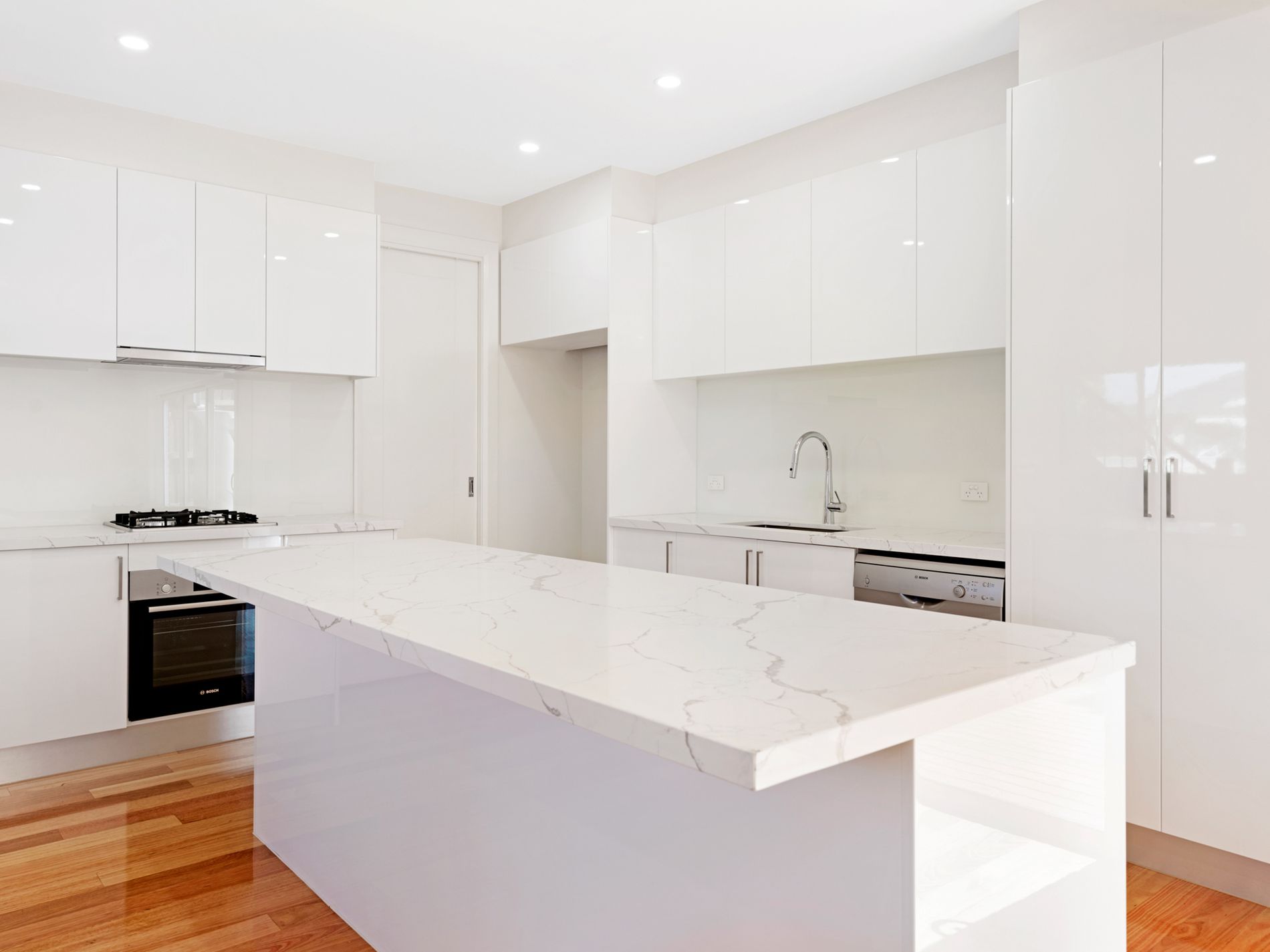 2 / 4 Moama Crescent, Pascoe Vale South