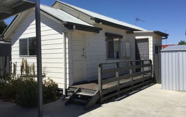 2 / 25A Deveraux Street, Warracknabeal