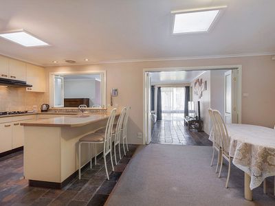 4 Raleigh Close, St Clair