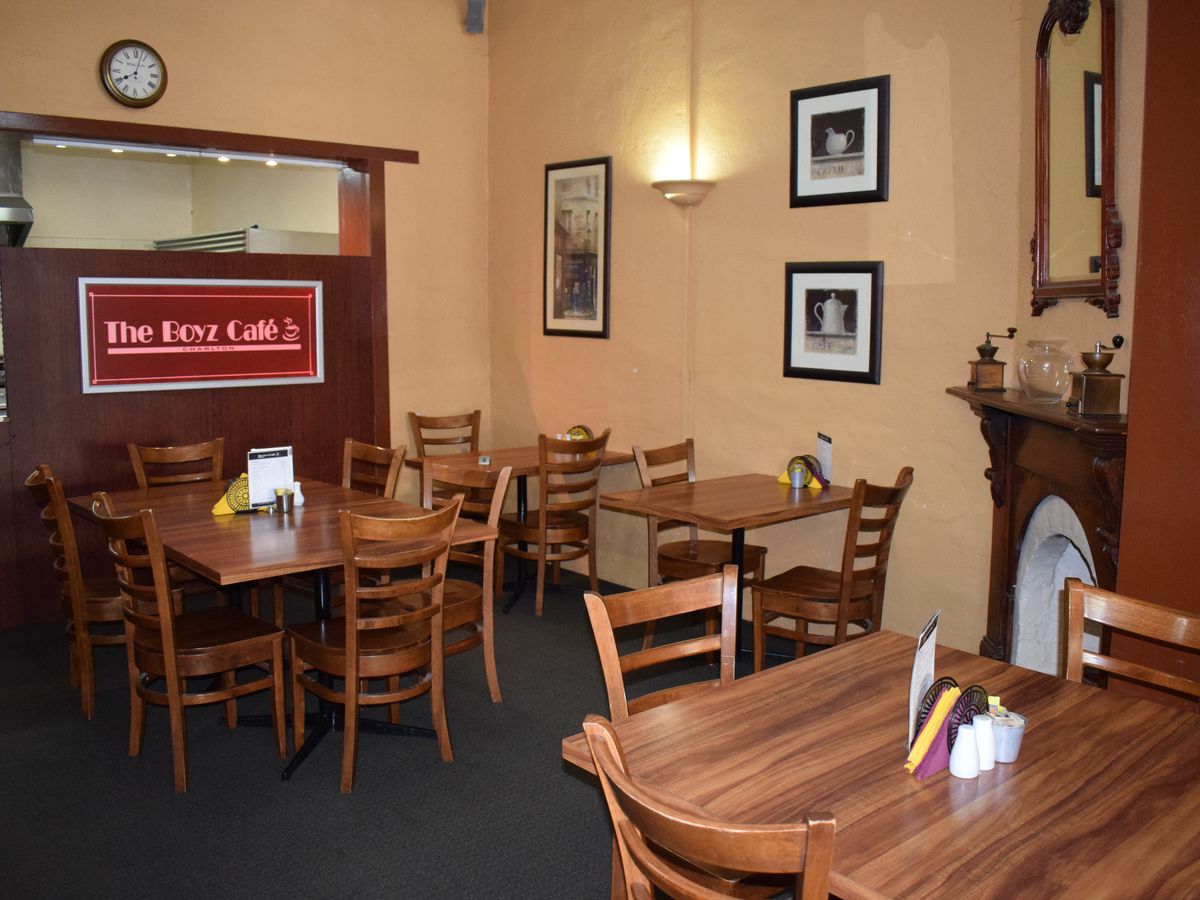 27 High Street, Charlton