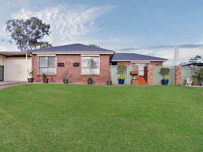 32 Menzies Circuit, St Clair