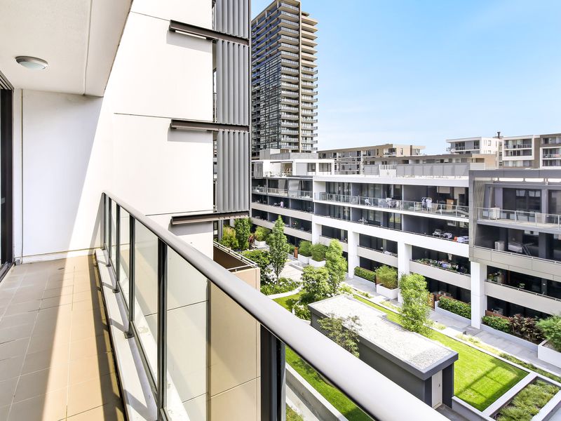 702 / 4 Footbridge Blvd, Wentworth Point
