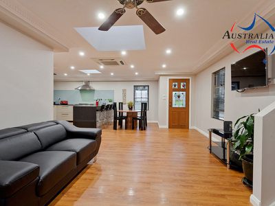 18 Strauss Road, St Clair