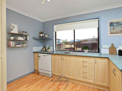 5 Feather Street, St Clair